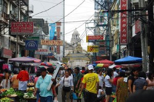 Quiapo_street_2139586751_b94a5e6209